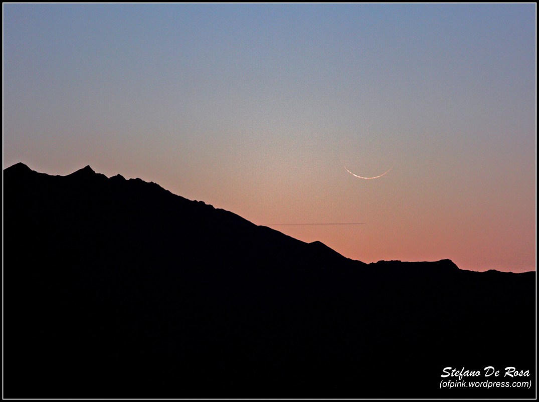 21 hours young Moon - zoom